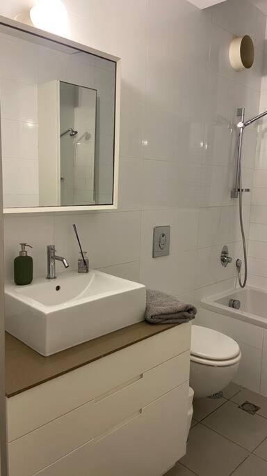 Laura Compound- Authentic 1 Bedroom Charming & Specious Tel Awiw Zewnętrze zdjęcie