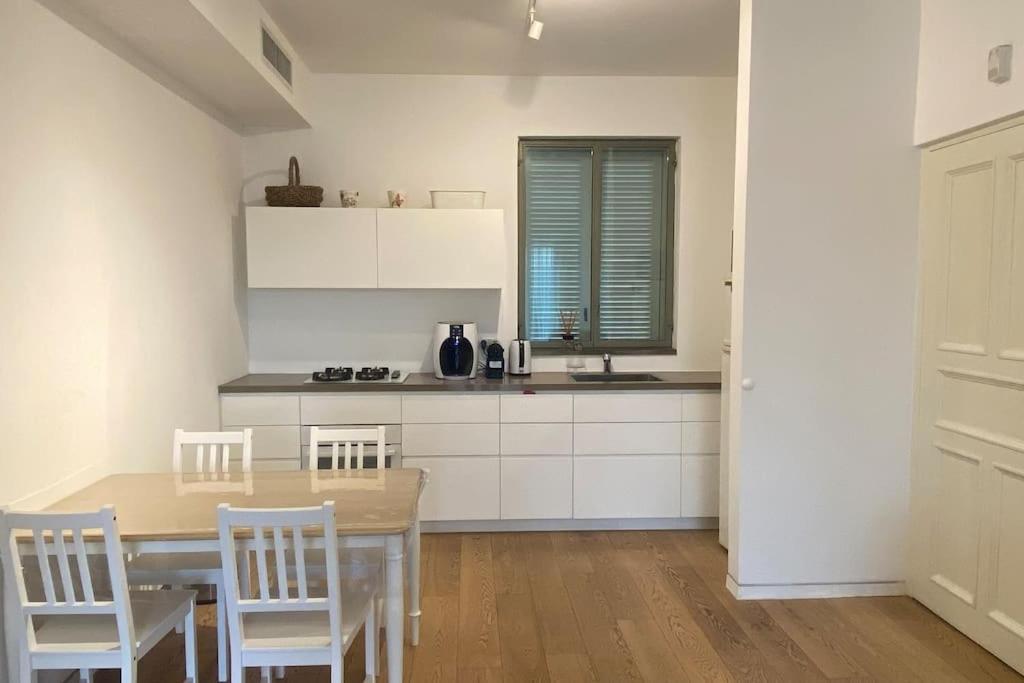 Laura Compound- Authentic 1 Bedroom Charming & Specious Tel Awiw Zewnętrze zdjęcie