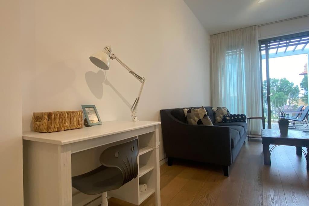 Laura Compound- Authentic 1 Bedroom Charming & Specious Tel Awiw Zewnętrze zdjęcie